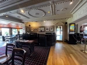  Cubley Hall Pub & Hotel