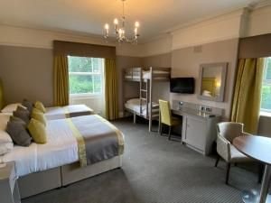  Cubley Hall Pub & Hotel