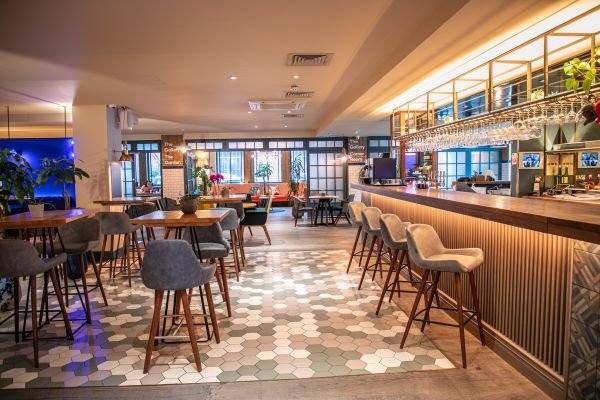 The Corner  London City Hotel