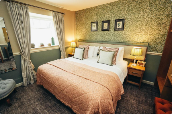 The Ashford Arms Hotel